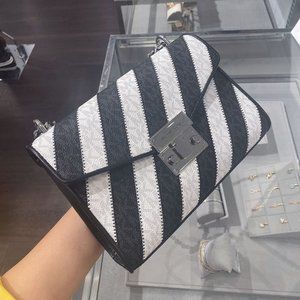Rose Medium Shoulder Bag Crossbody Messenger Black